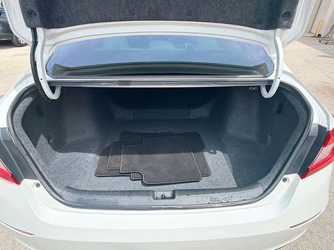 Used 2018 Honda Accord LX image 25