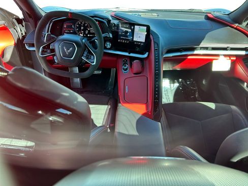Used 2023 Chevrolet Corvette Stingray Premium Conv w/ Z51 Performance Package RWD image 19