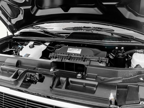 Used 2023 GMC Savana 2500 image 57