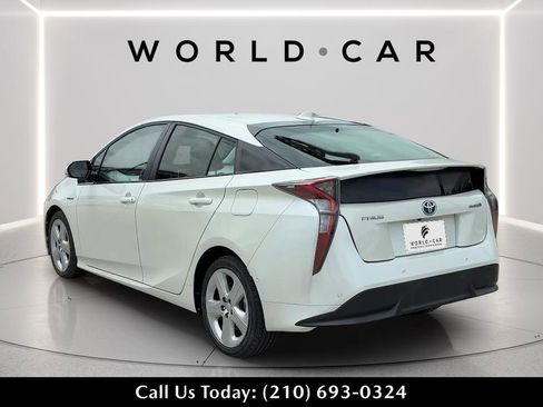 Used 2018 Toyota Prius Four Touring FWD image 5