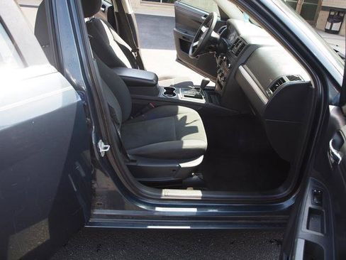 Used 2008 Chrysler 300 LX RWD image 6