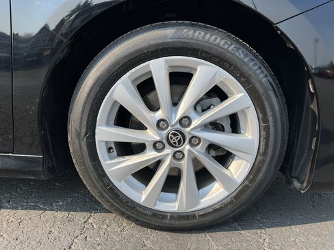Used 2022 Toyota Camry LE FWD image 9