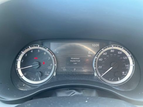 Used 2023 Toyota Highlander L FWD image 3