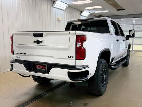 Used 2022 Chevrolet Silverado 2500 LTZ w/ LTZ Plus Package AWD/4WD image 9