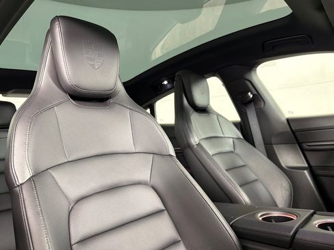 Used 2025 Porsche Taycan RWD image 15