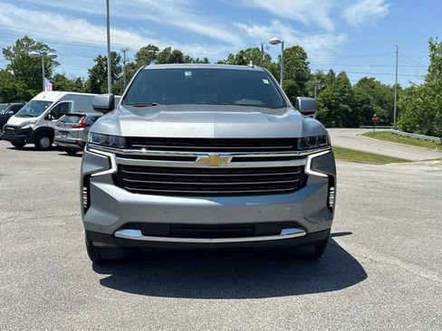 Used 2024 Chevrolet Suburban LT AWD/4WD image 9