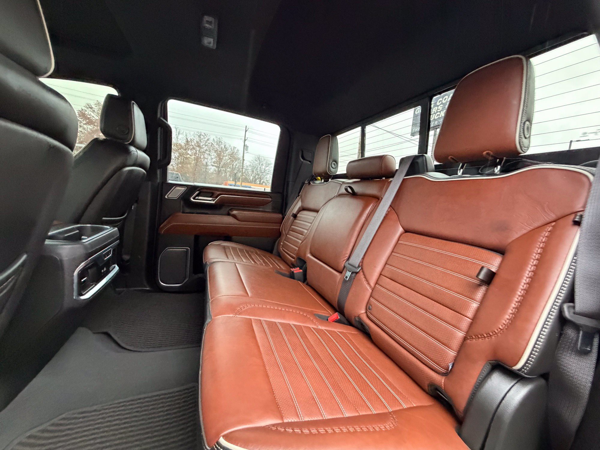 Used 2024 GMC Sierra 3500 Denali Ultimate AWD/4WD image 17