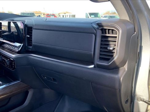 Used 2023 Chevrolet Silverado 1500 RST image 18