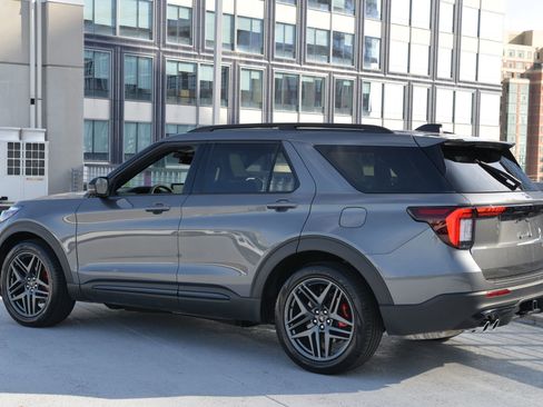 Used 2025 Ford Explorer ST w/ Sun And Sound Package image 3