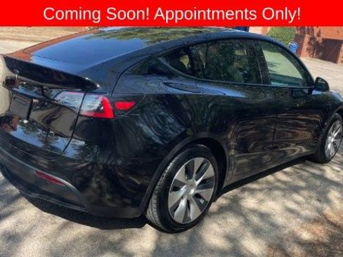 Used 2023 Tesla Model Y Long Range image 2