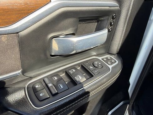Used 2024 RAM 2500 Laramie AWD/4WD image 15