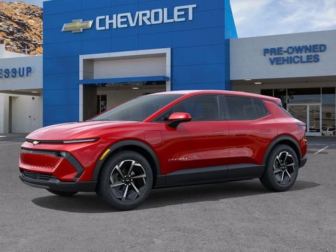 New 2026 Chevrolet Equinox EV LT image 2