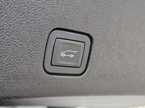 New 2025 Cadillac XT6 Premium Luxury w/ Technology Package image 32