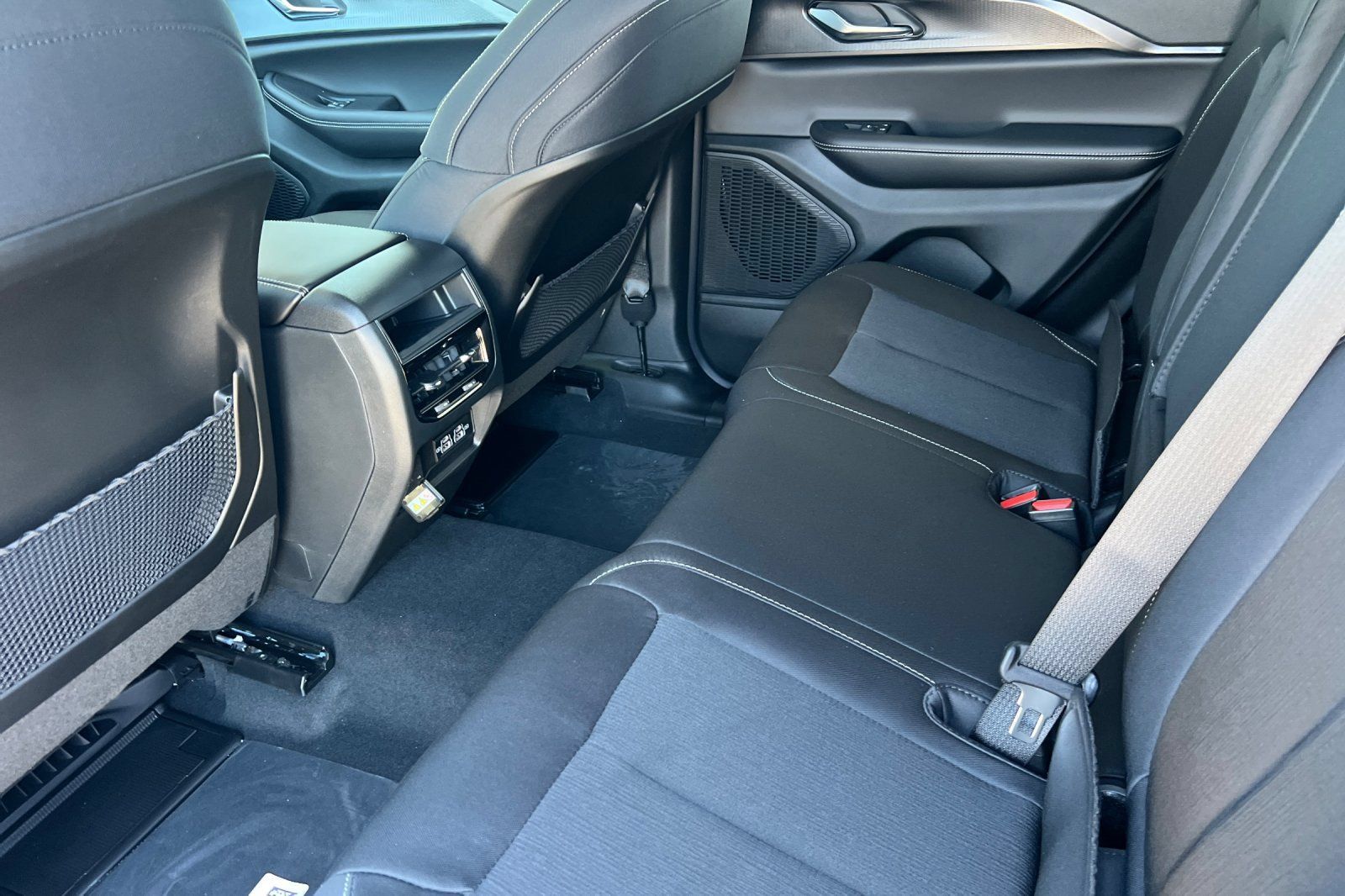 New 2026 Jeep Grand Cherokee Laredo X AWD/4WD image 11
