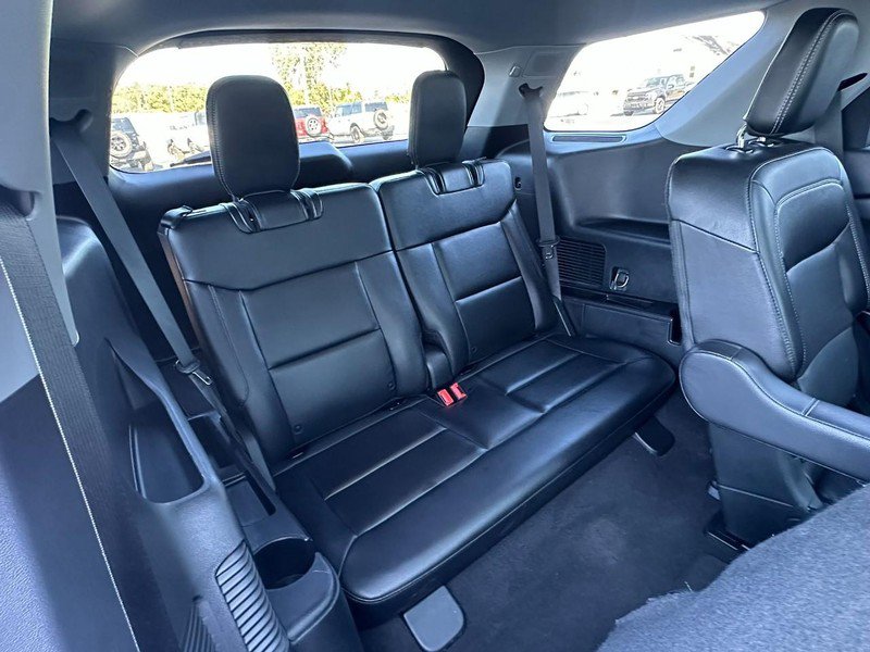 Used 2021 Ford Explorer Limited w/ Equipment Group 301A AWD/4WD image 15