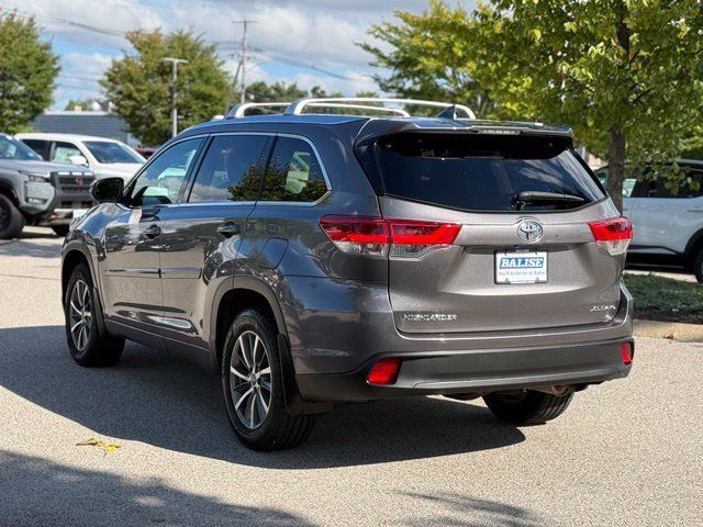 Used 2018 Toyota Highlander XLE AWD/4WD image 7