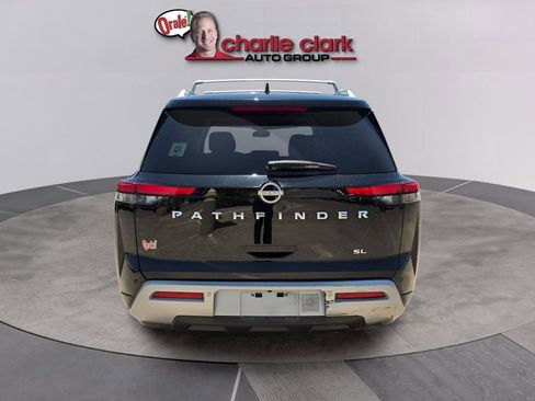 Used 2023 Nissan Pathfinder SL FWD image 5