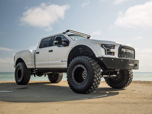 Used 2020 Ford F250 Platinum w/ FX4 Off-Road Package image 5