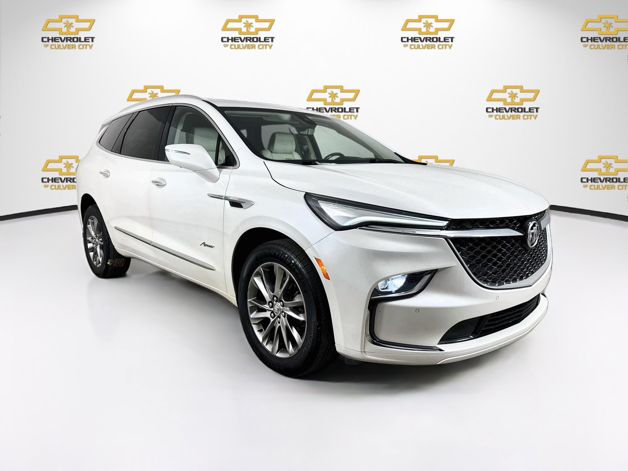 Used 2023 Buick Enclave Avenir w/ Trailering Package, 5000 lbs. AWD/4WD image 1
