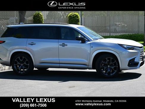 New 2026 Lexus TX 500h AWD image 3