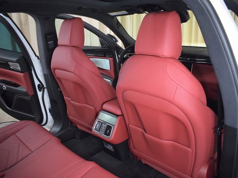 New 2025 Maserati Grecale Folgore image 22