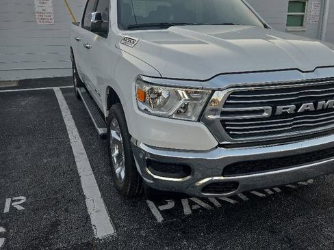 Used 2024 RAM 1500 Laramie AWD/4WD image 3