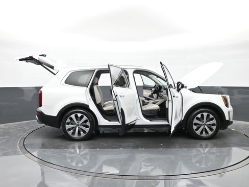 Used 2020 Kia Telluride EX w/ EX Premium Package AWD/4WD image 49