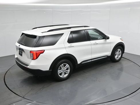 Certified 2023 Ford Explorer XLT w/ Equipment Group 202A RWD image 42
