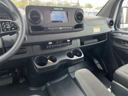 Used 2024 Mercedes-Benz Sprinter 2500 image 14