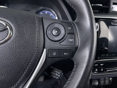 Used 2017 Toyota Corolla XSE FWD image 29