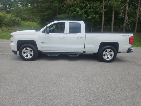 Used 2018 Chevrolet Silverado 1500 LT w/ All Star Edition AWD/4WD image 2
