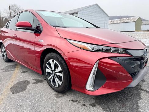 Used 2017 Toyota Prius Prime Plus image 2