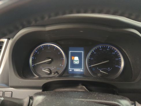 Used 2019 Toyota Highlander AWD V6 image 19