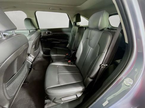 Used 2023 Kia Sorento SX image 26