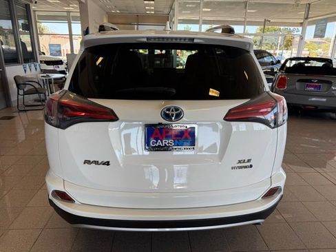Used 2016 Toyota RAV4 XLE AWD/4WD image 4