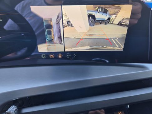 New 2026 Cadillac Vistiq Luxury image 9