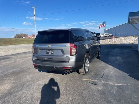 Used 2021 Chevrolet Suburban Premier w/ Premium Package image 6
