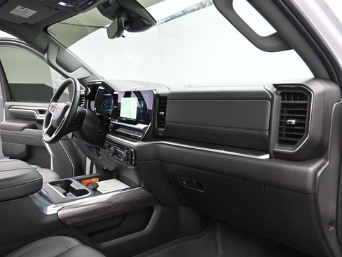 Certified 2025 Chevrolet Silverado 2500 LTZ w/ LTZ Plus Package image 24