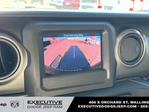 Used 2023 Jeep Wrangler Unlimited w/ Cold Weather Group AWD/4WD image 17