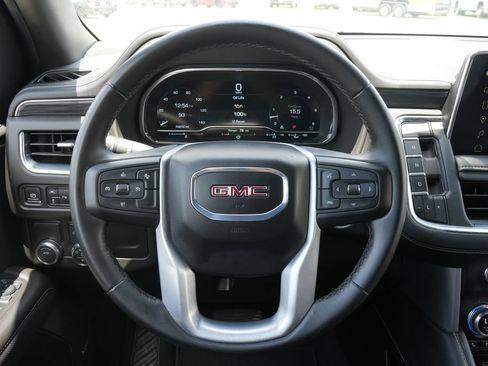 Used 2024 GMC Yukon SLT RWD image 6