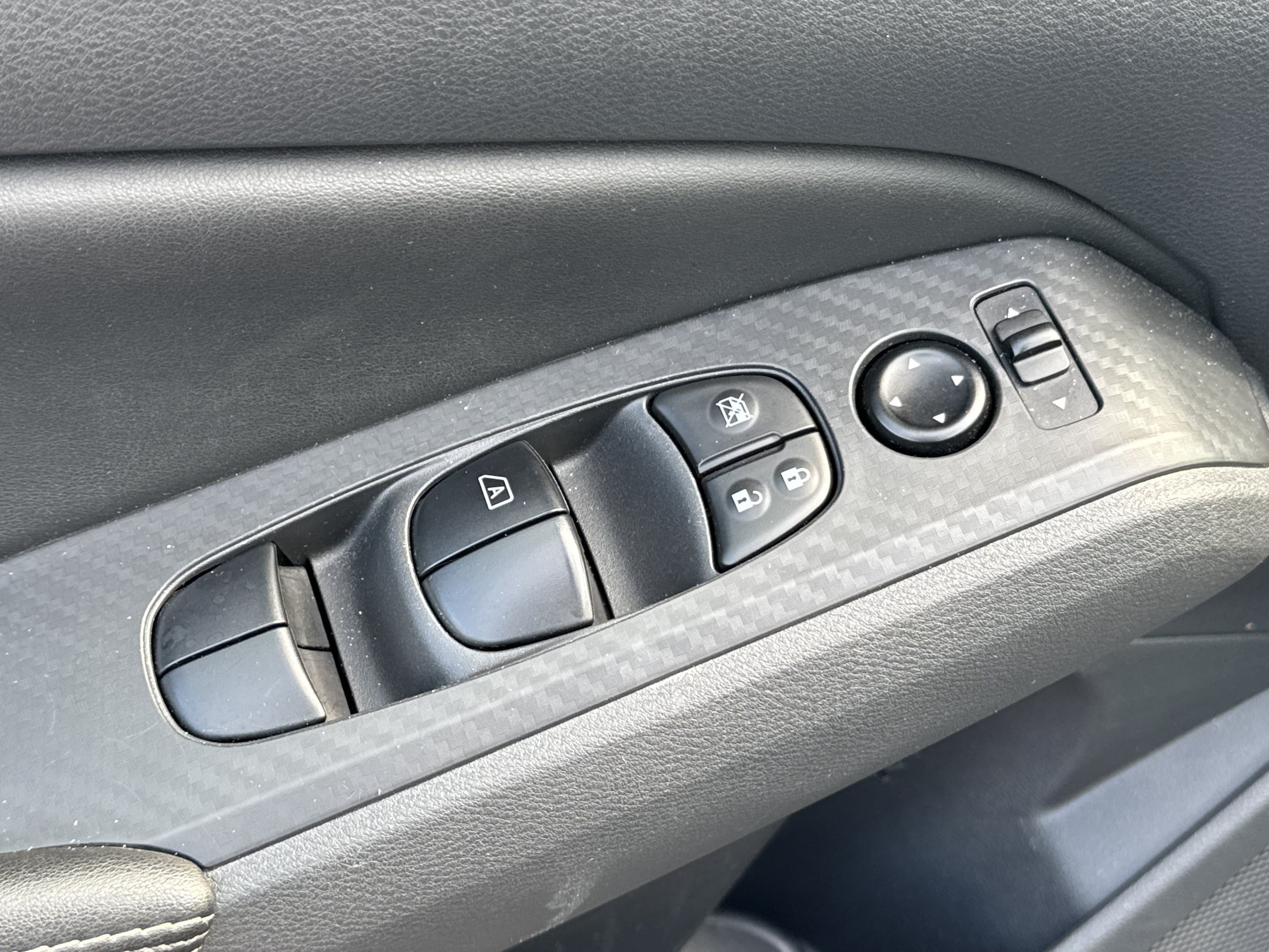 Used 2025 Nissan Altima 2.5 SV FWD image 22
