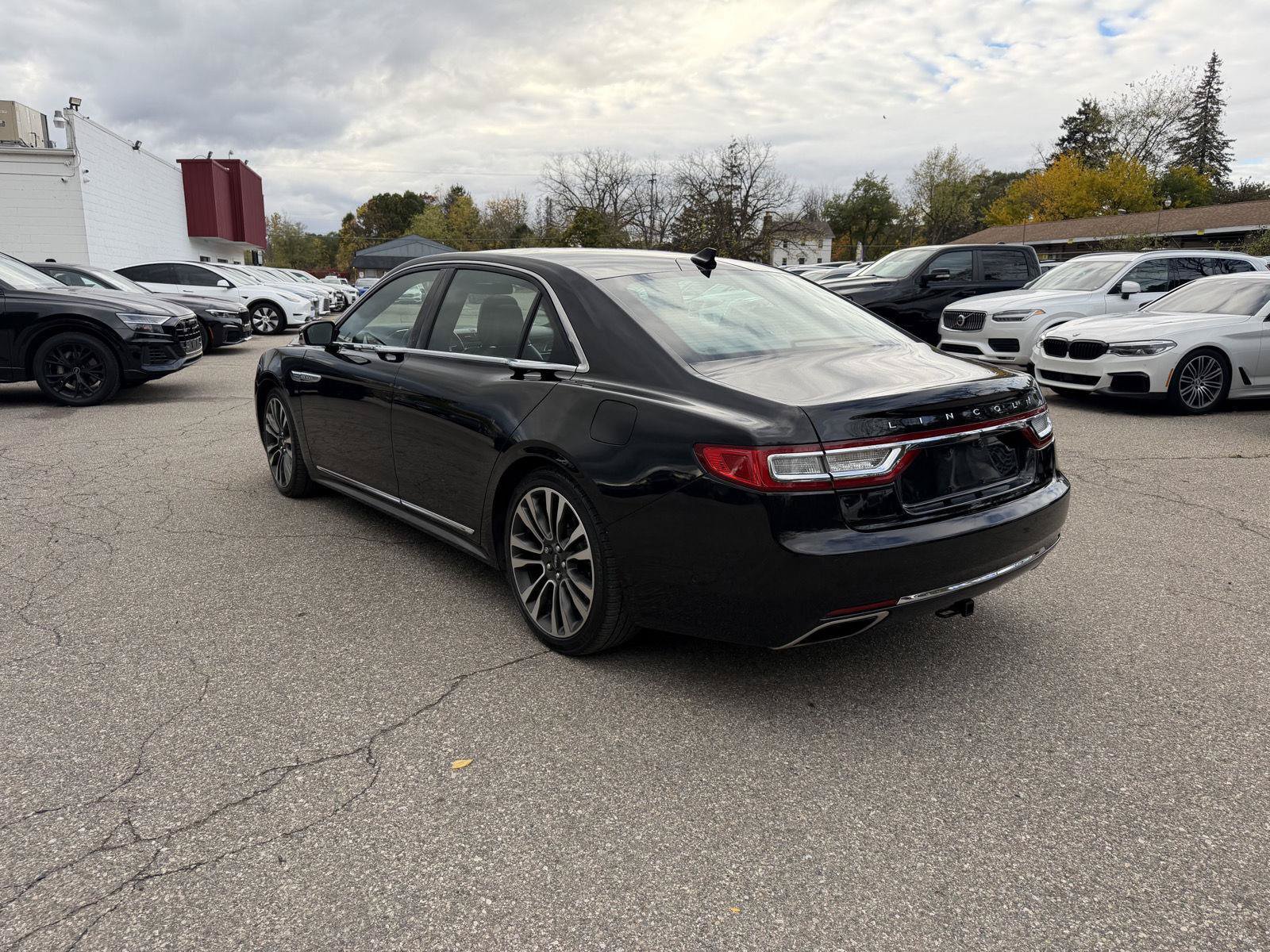 Used 2019 Lincoln Continental Reserve AWD/4WD image 3