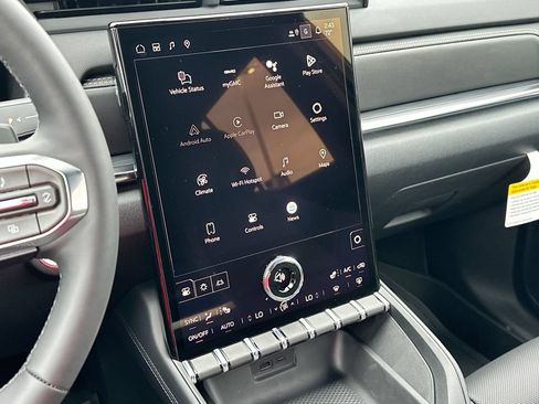 Used 2026 GMC Terrain Elevation w/ Elevation Premium Package FWD image 13
