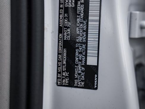 Used 2024 Volvo S60 B5 Plus image 37