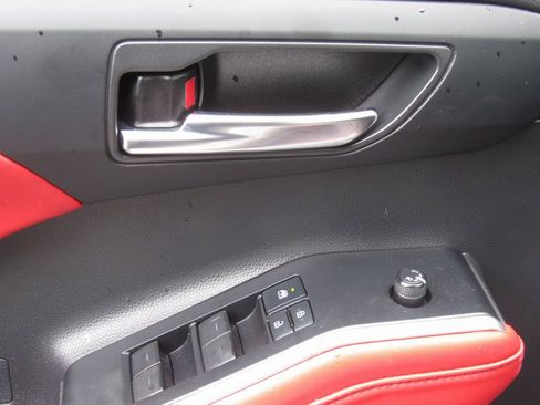 Used 2022 Toyota Highlander XSE image 39