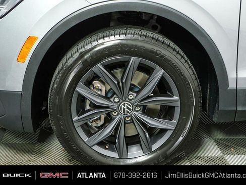 Used 2024 Volkswagen Tiguan SE AWD/4WD image 36