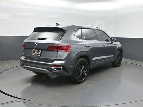 Used 2022 Volkswagen Taos SE w/ Panoramic Sunroof Package image 32