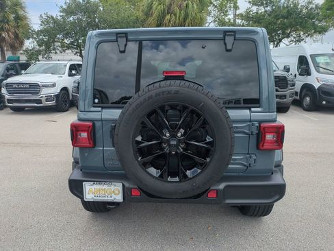 Used 2025 Jeep Wrangler Unlimited Sahara w/ Safety Group AWD/4WD image 7