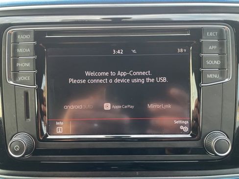 Used 2018 Volkswagen Beetle 2.0T S image 17