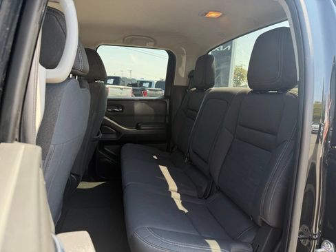Used 2023 Nissan Frontier SV AWD/4WD image 25